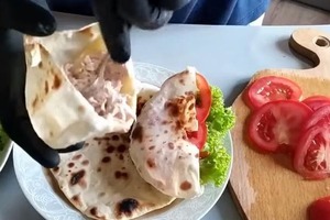 Пита или базлама? Необычные лепешки на любой вкус: большие кармашки можно начинять чем угодно