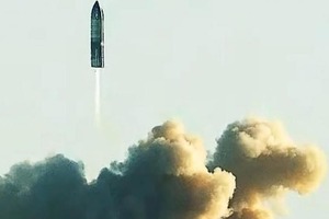 Владелец SpaceX Илон Маск счел запуск успешным: взлет, маневры в полете и взрывная посадка звездолета SN8