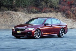 Обзор BMW M550i xDrive 2021 года: мощный седан с двигателем V8 и шикарным интерьером