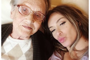 80-летняя бабушка попросила внучку изменить ей внешность. Сегодня она самая гламурная пенсионерка в мире