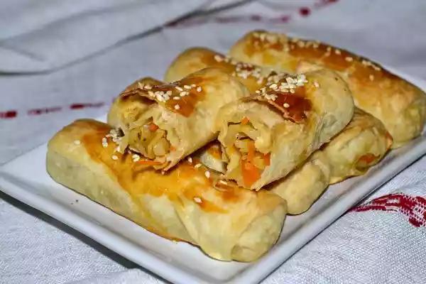 пирожки с кунжутом и начинкой