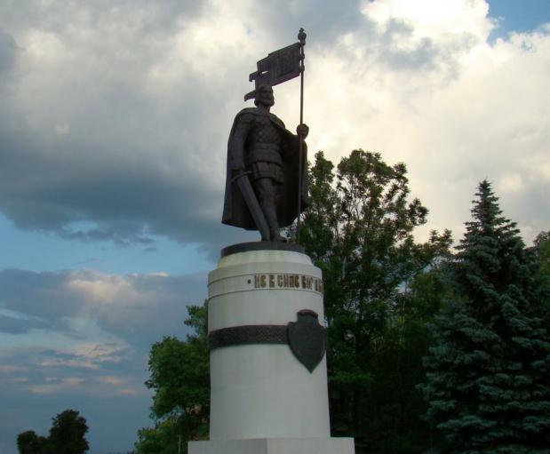 памятник александру невскому в курске