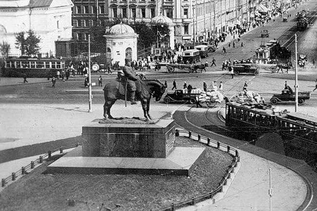 Памятник Александру 3 в Петербурге