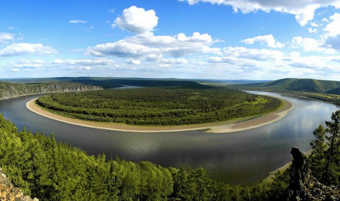 куда впадает амур 