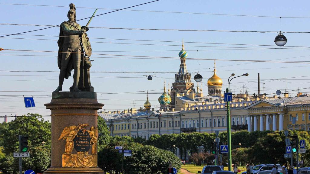 Памятник Суворову в образе Марса в Санкт-Петербурге