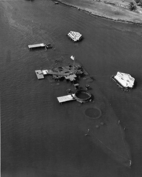 "Аризона" линкор под водой.