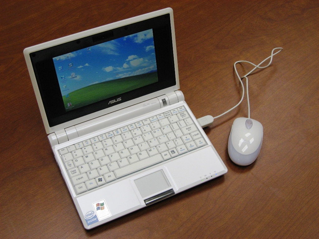 Дизайн Asus EEE PC 4G