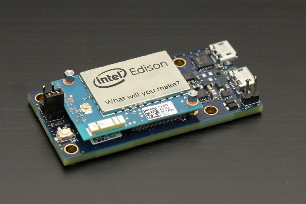 самый маленький компьютер в мире intel edison