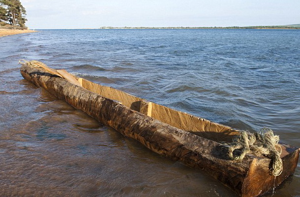 Старинная лодка