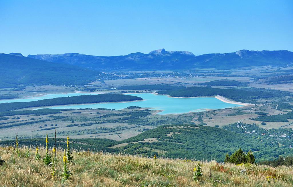 Вид на Чернореченское водохранилище в Крыму